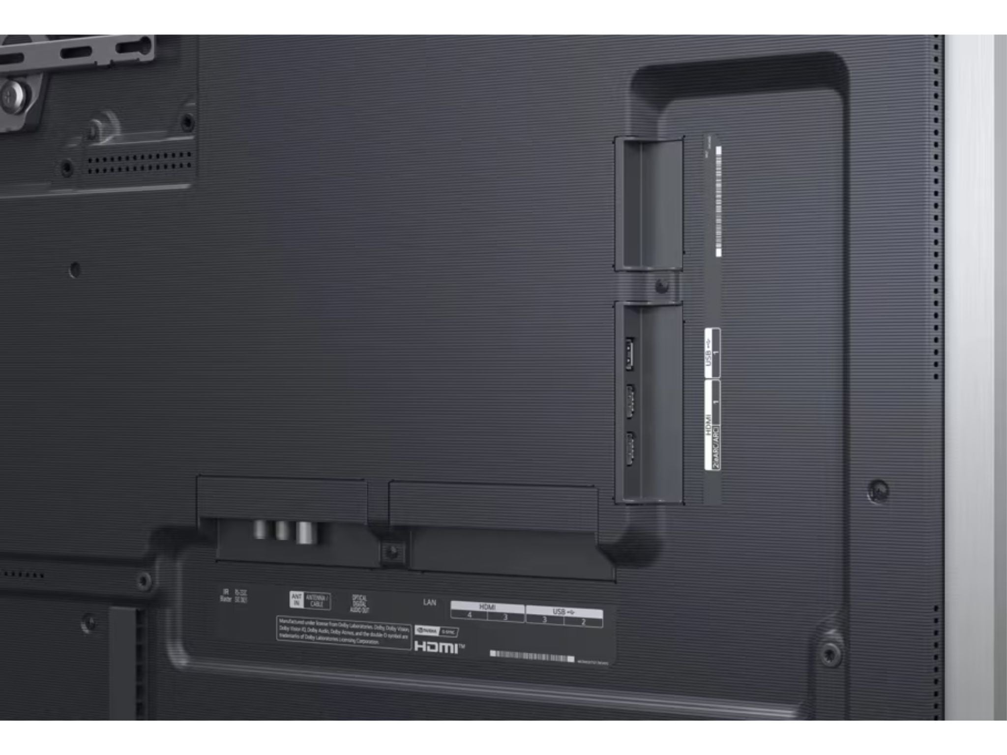 LG OLED77G6 – porty HDMI 2.1, USB i złącza Smart TV